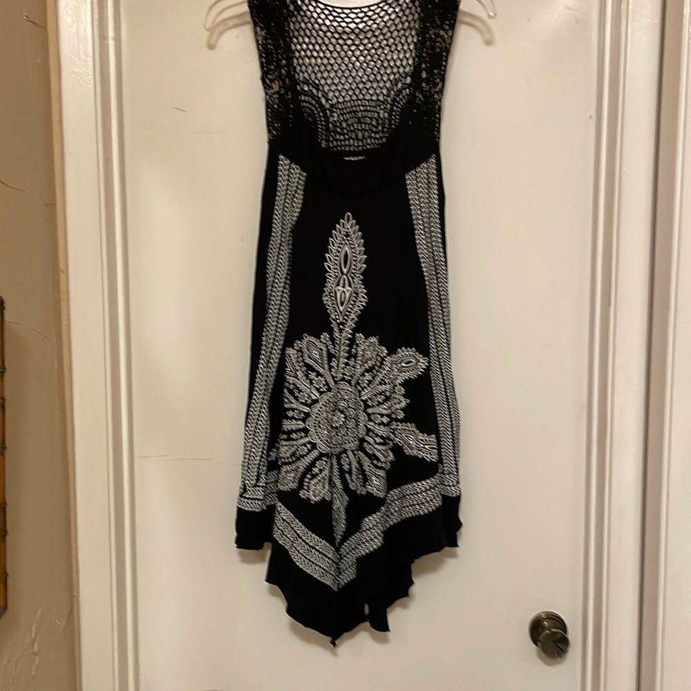 Ingear Black Embroidered Coverup - size small/medium